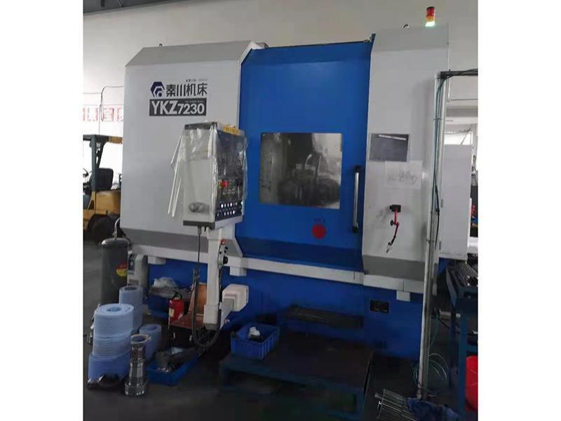 秦川高效磨齿机